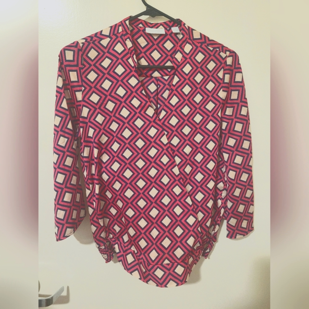 hot pink new York and Co cross over blouse